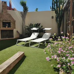https://casa-la-buena-ola.in-canary-islands.com